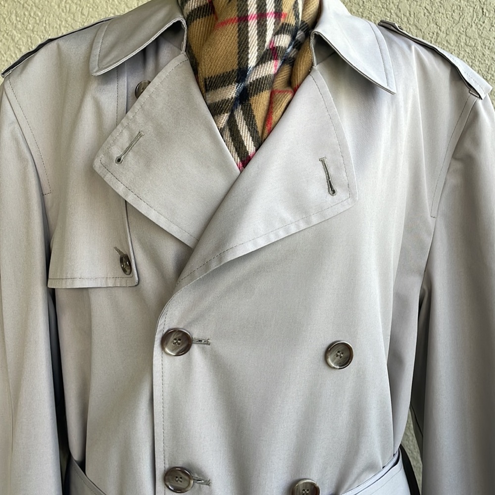 LN London Fog Men's Iconic Trench Coat  and Removable zipper liner. 46R